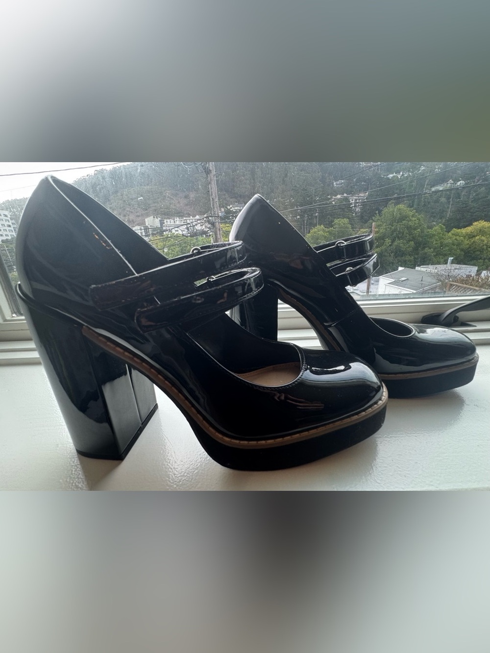 Steve Madden Black Patent Platform Mary Jane Pumps